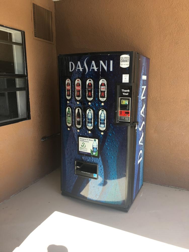 Days Inn By Wyndham Kingman West Bagian luar foto