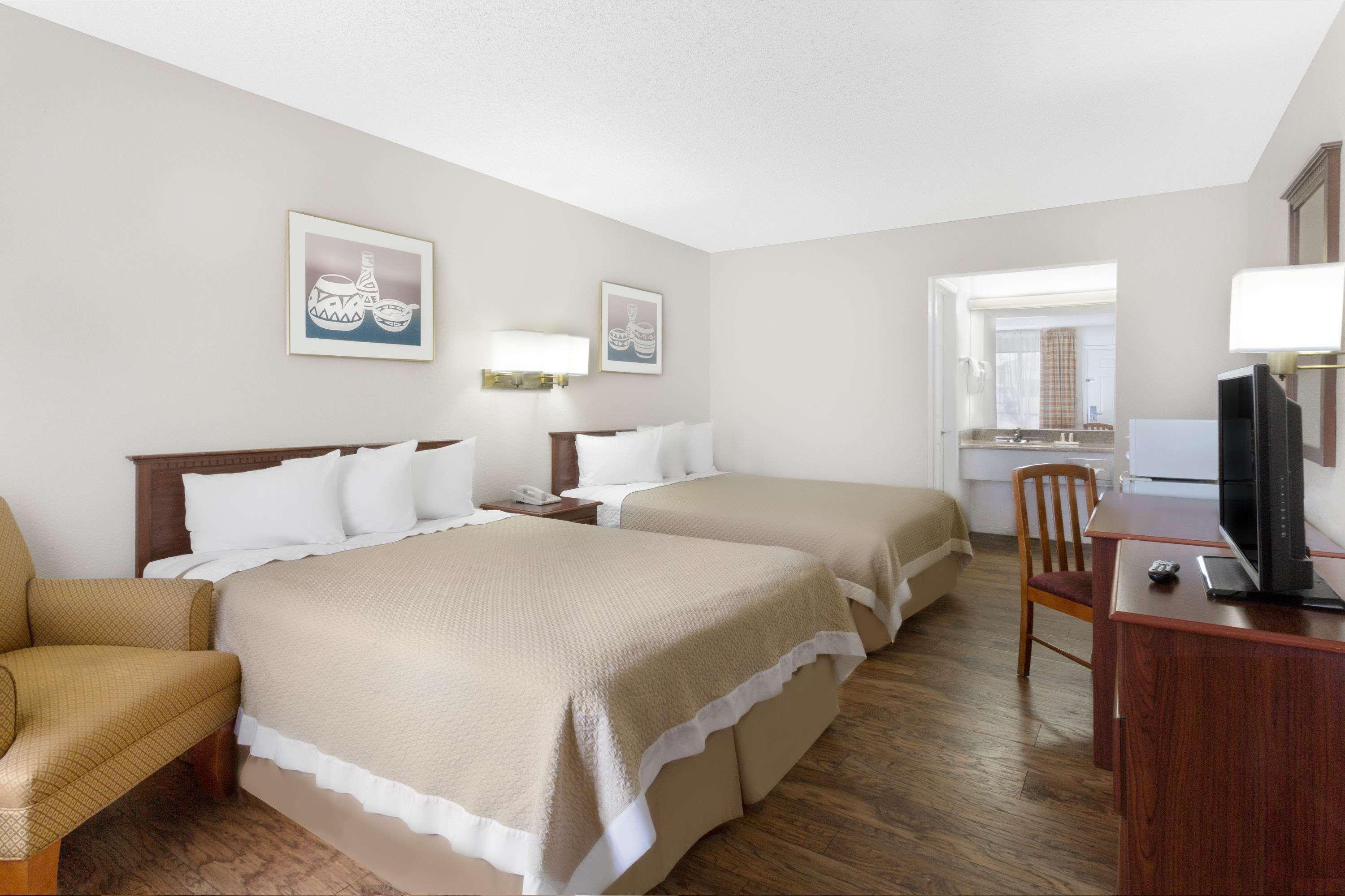 Days Inn By Wyndham Kingman West Bagian luar foto