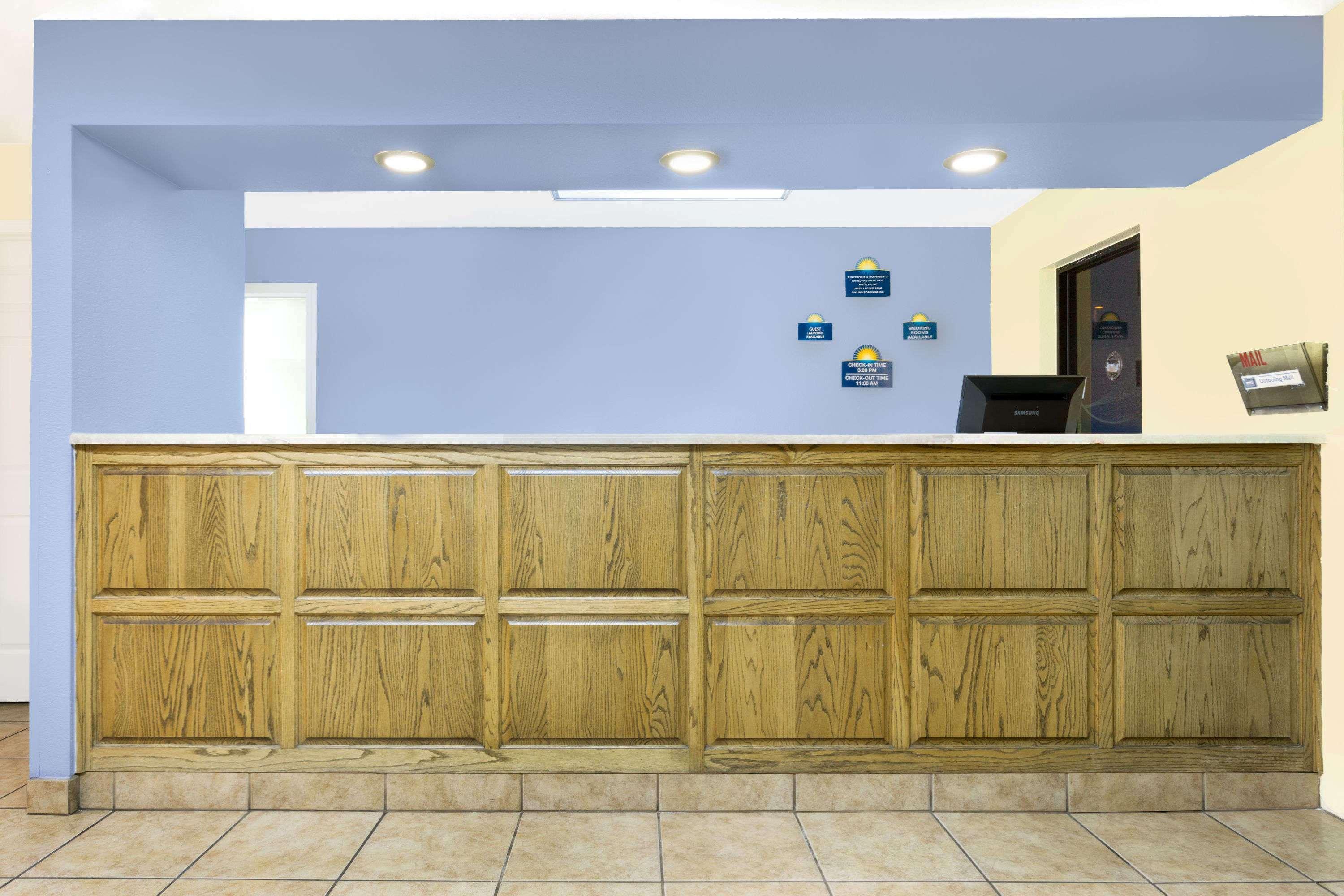 Days Inn By Wyndham Kingman West Bagian luar foto