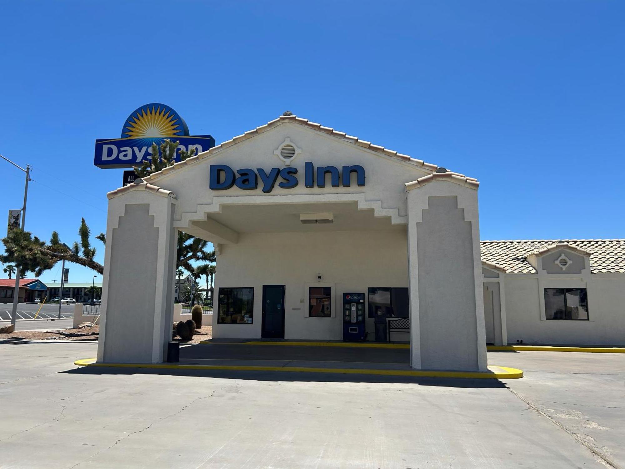 Days Inn By Wyndham Kingman West Bagian luar foto
