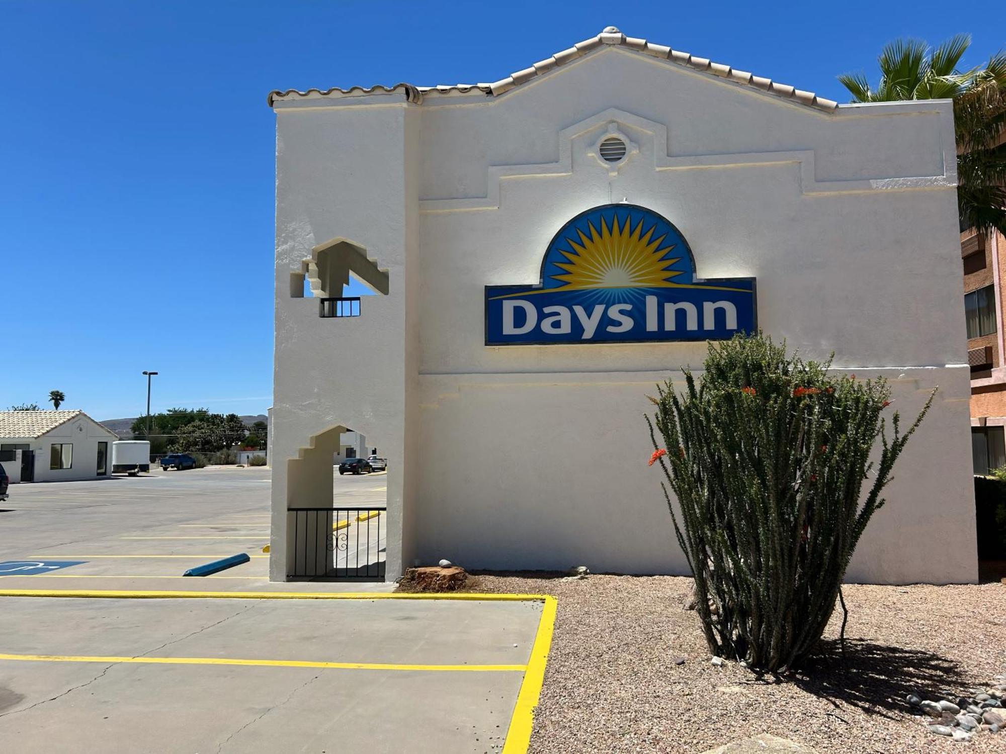 Days Inn By Wyndham Kingman West Bagian luar foto