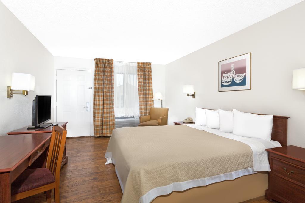 Days Inn By Wyndham Kingman West Bagian luar foto